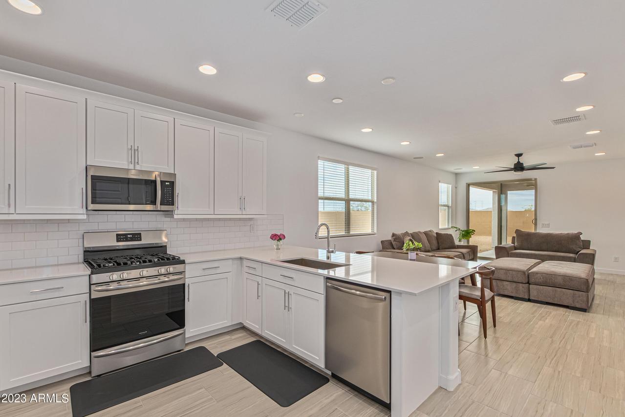 9436 W Atlantis Way, Tolleson, AZ 85353