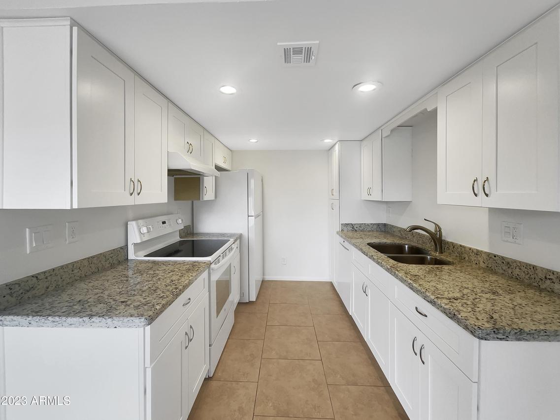 3810 N Maryvale Pkwy. #1068, Phoenix, AZ 85031