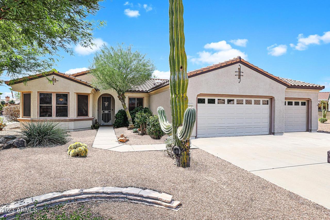 15242 W Daybreak Dr., Surprise, AZ 85374