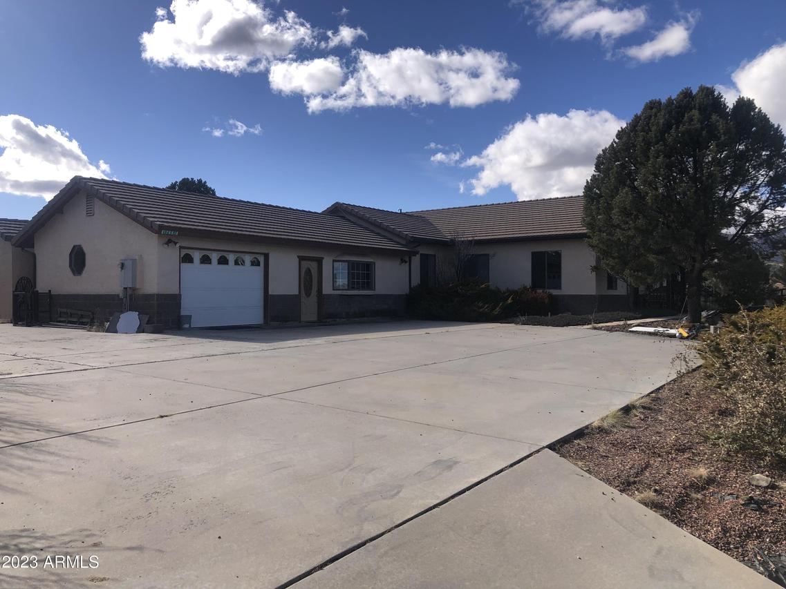 17650 S Thunder Ridge Dr., Peeples Valley, AZ 86332