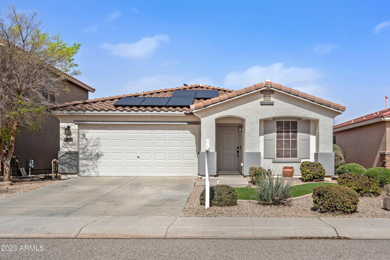 1070 E Daniella Dr., San Tan Valley, AZ 85140