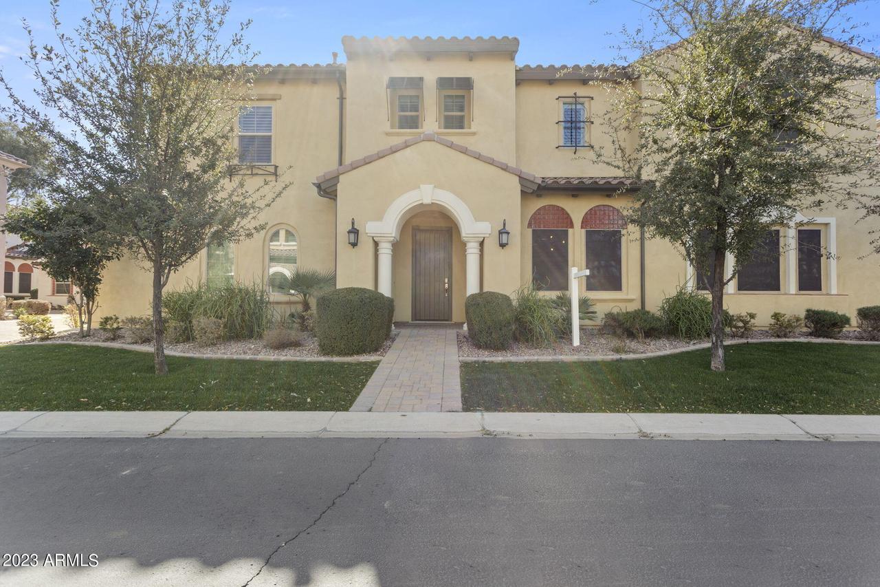 1945 W Grand Canyon Dr., Chandler, AZ 85248