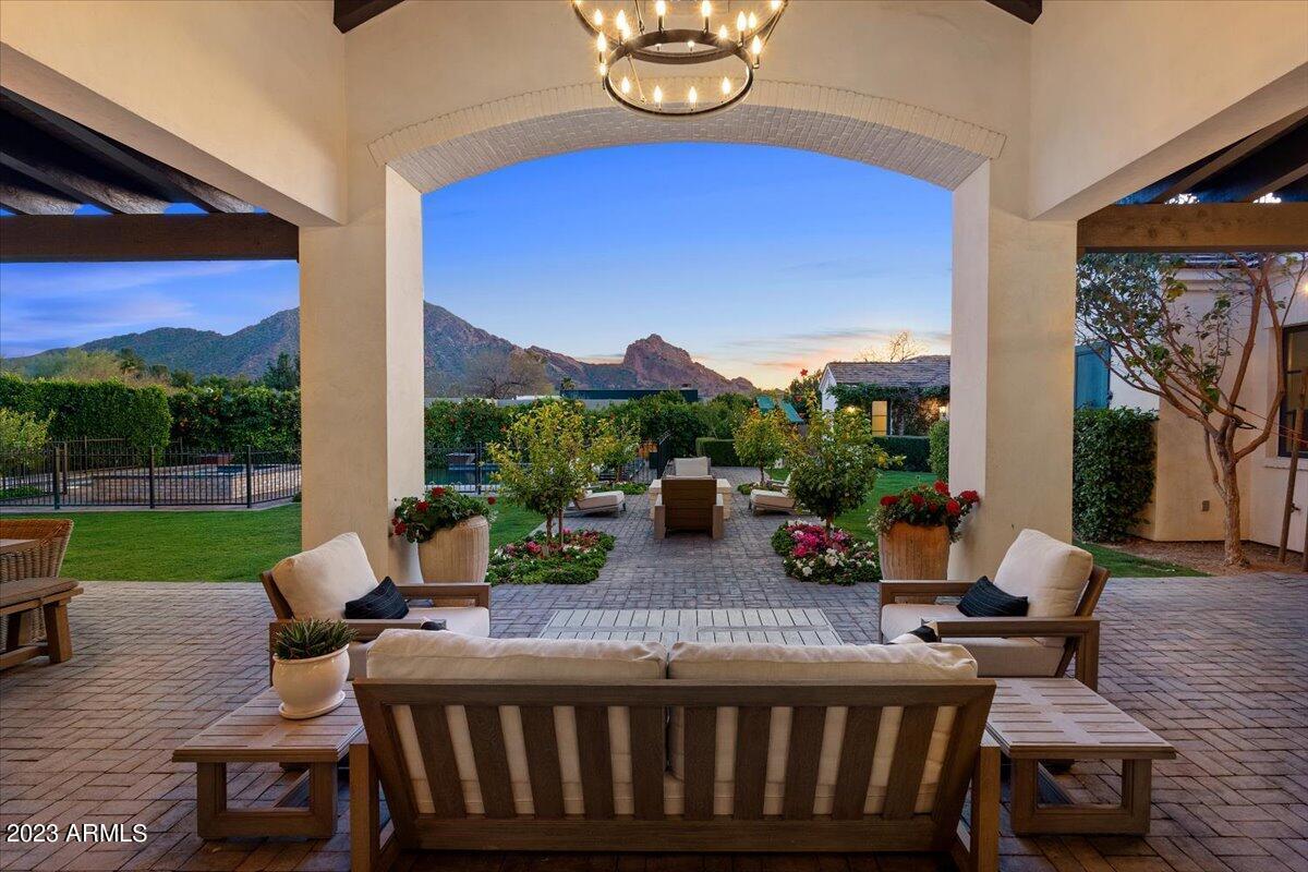 5739 E Cactus Wren Rd., Paradise Valley, AZ 85253