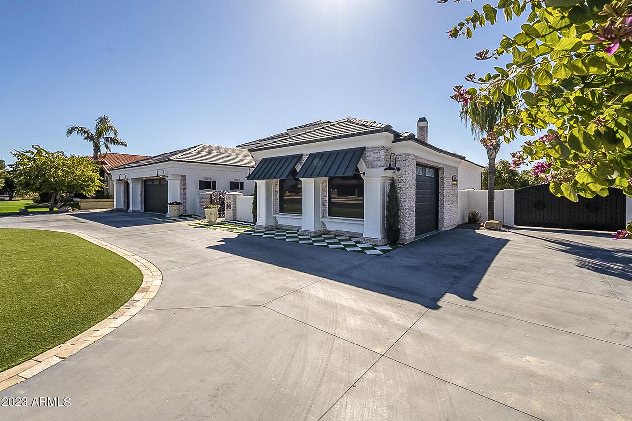 3227 E Encanto St., Mesa, AZ 85213