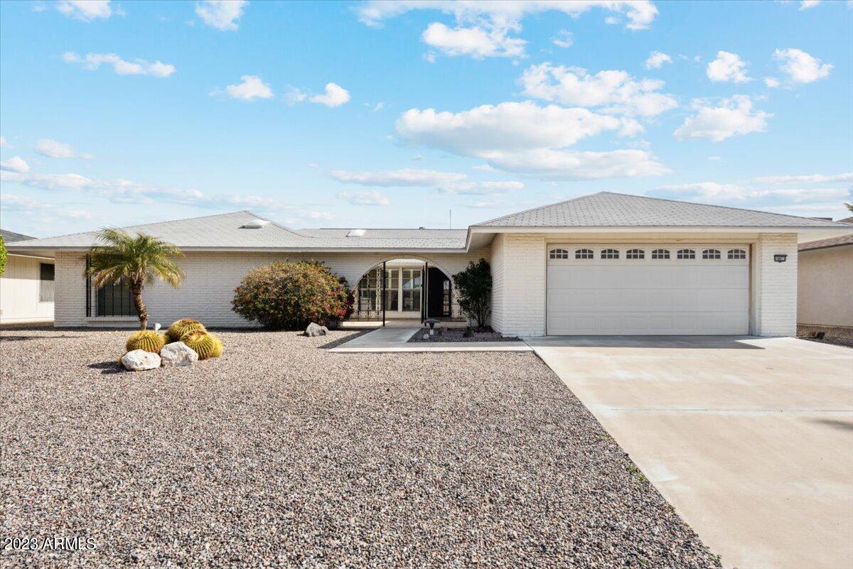 19013 N Welk Dr., Sun City, AZ 85373