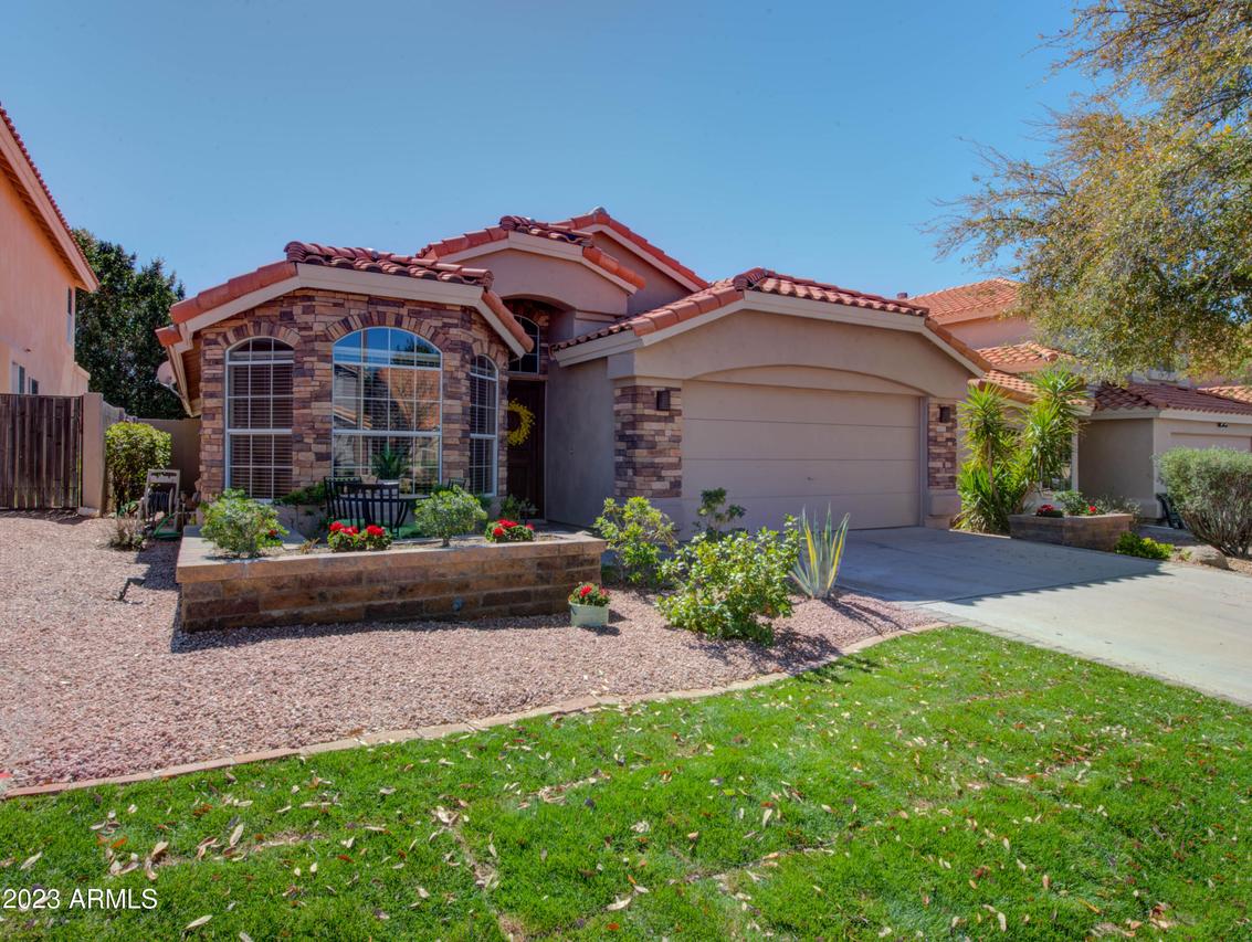 6623 E Saddleback St., Mesa, AZ 85215