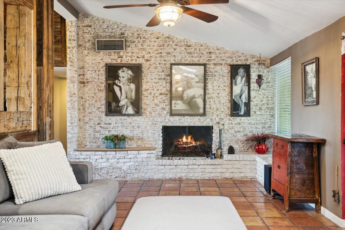 3730 E Kings Ave., Phoenix, AZ 85032