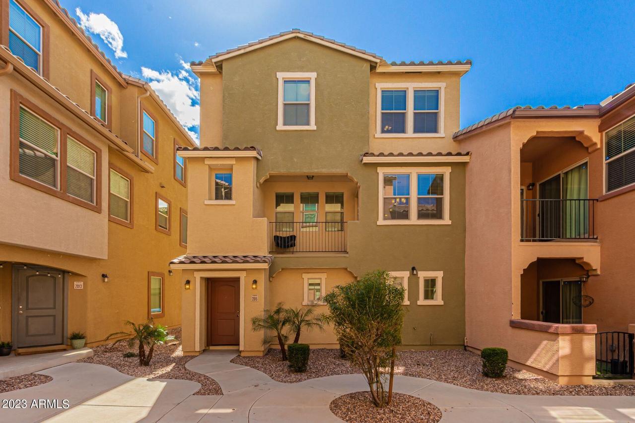 2015 N 77th Dr., Phoenix, AZ 85035