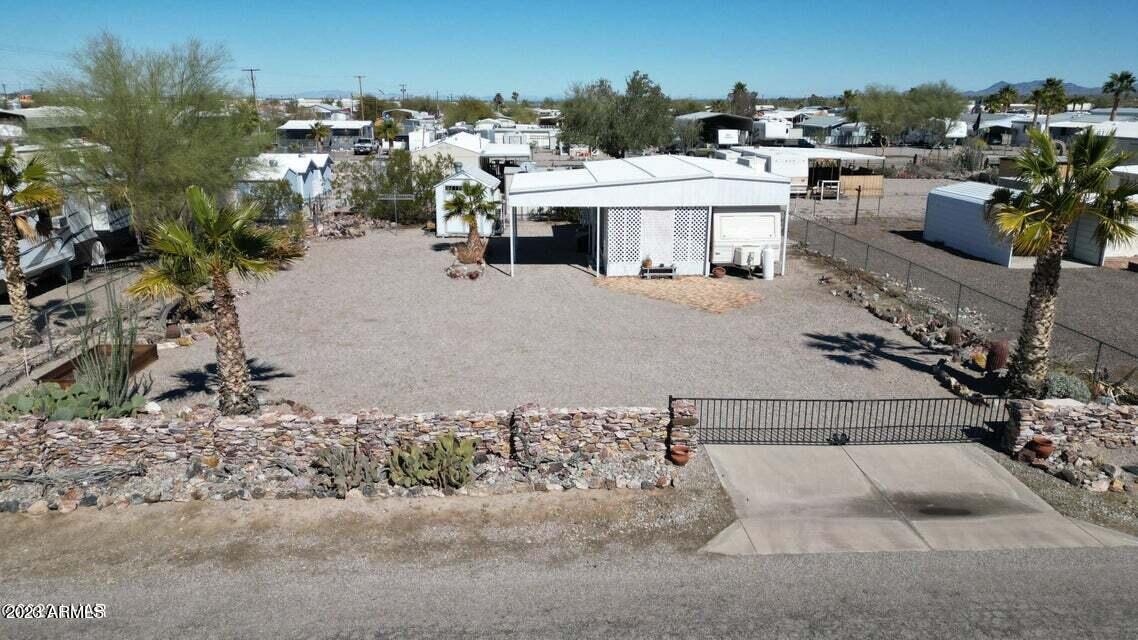 690 W Falcon Dr., Quartzsite, AZ 85346