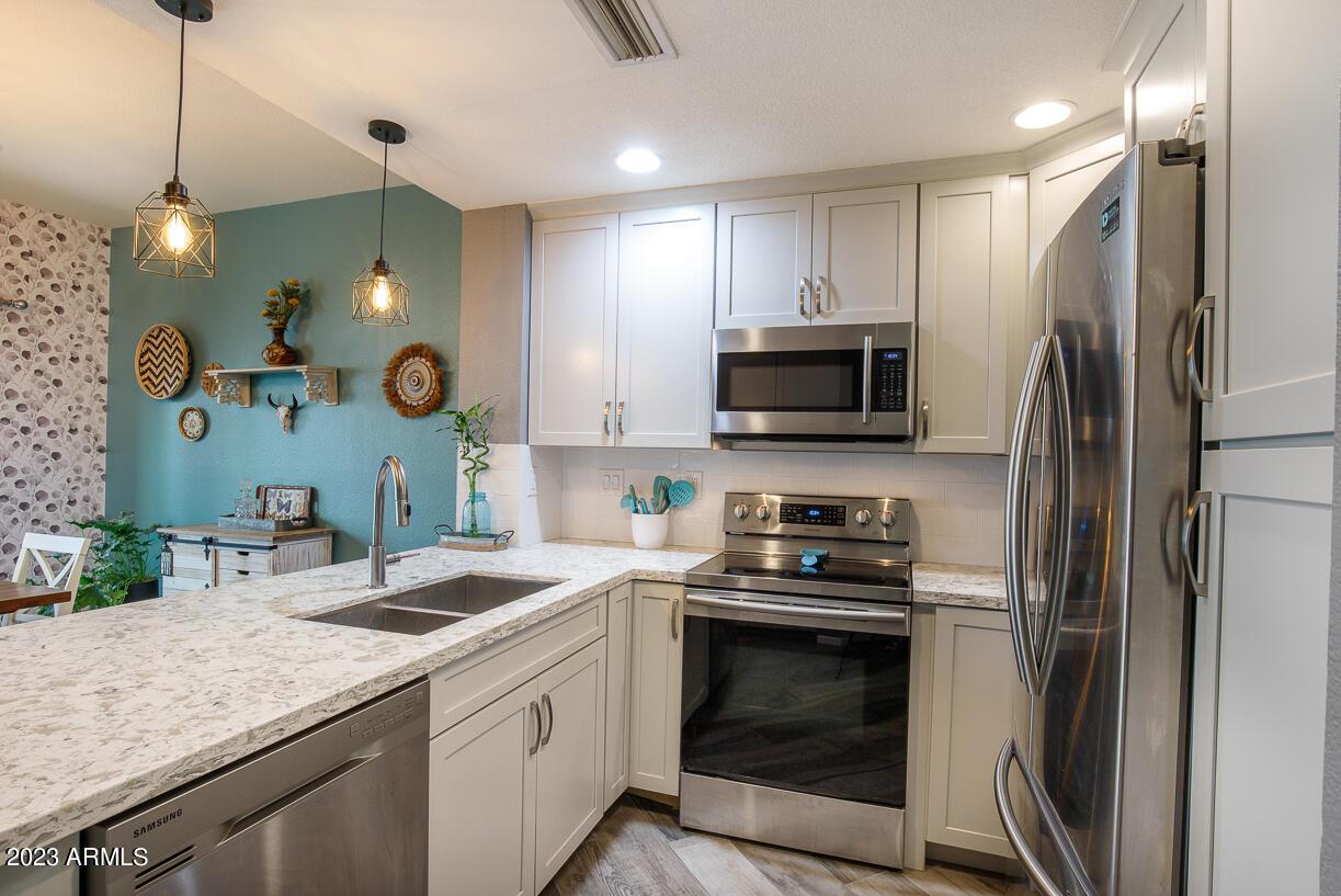1060 E Louis Way, Tempe, AZ 85284