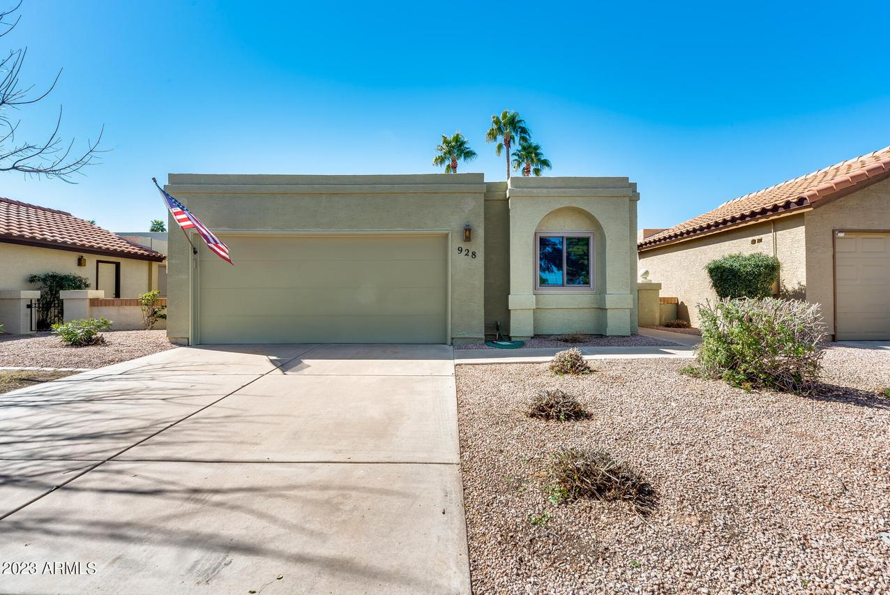 928 S 21st St., Mesa, AZ 85204
