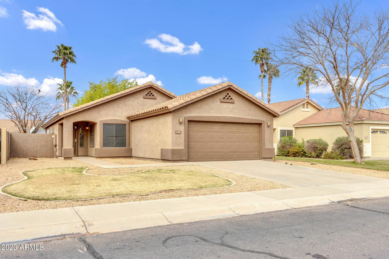 1328 S Porter St., Gilbert, AZ 85296
