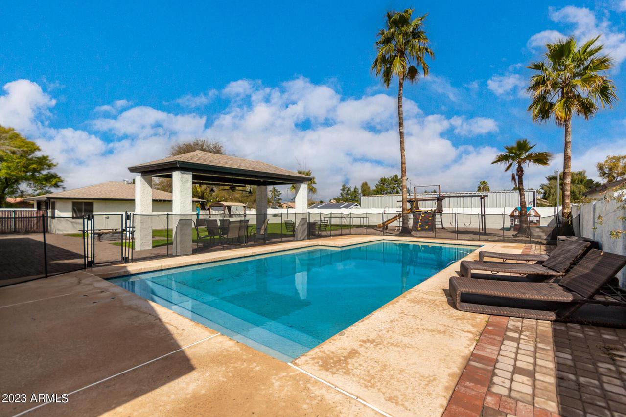 6936 W Villa Theresa Dr., Glendale, AZ 85308