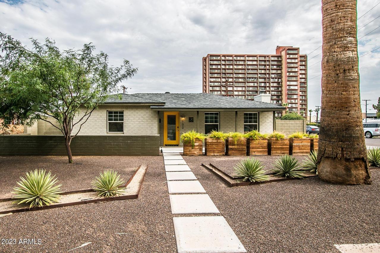 102 W Highland Ave., Phoenix, AZ 85013