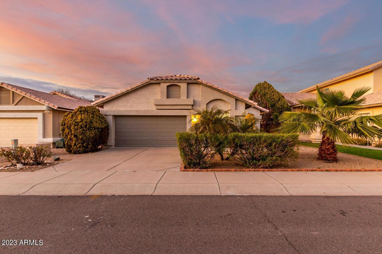 2138 E Angela Dr., Phoenix, AZ 85022