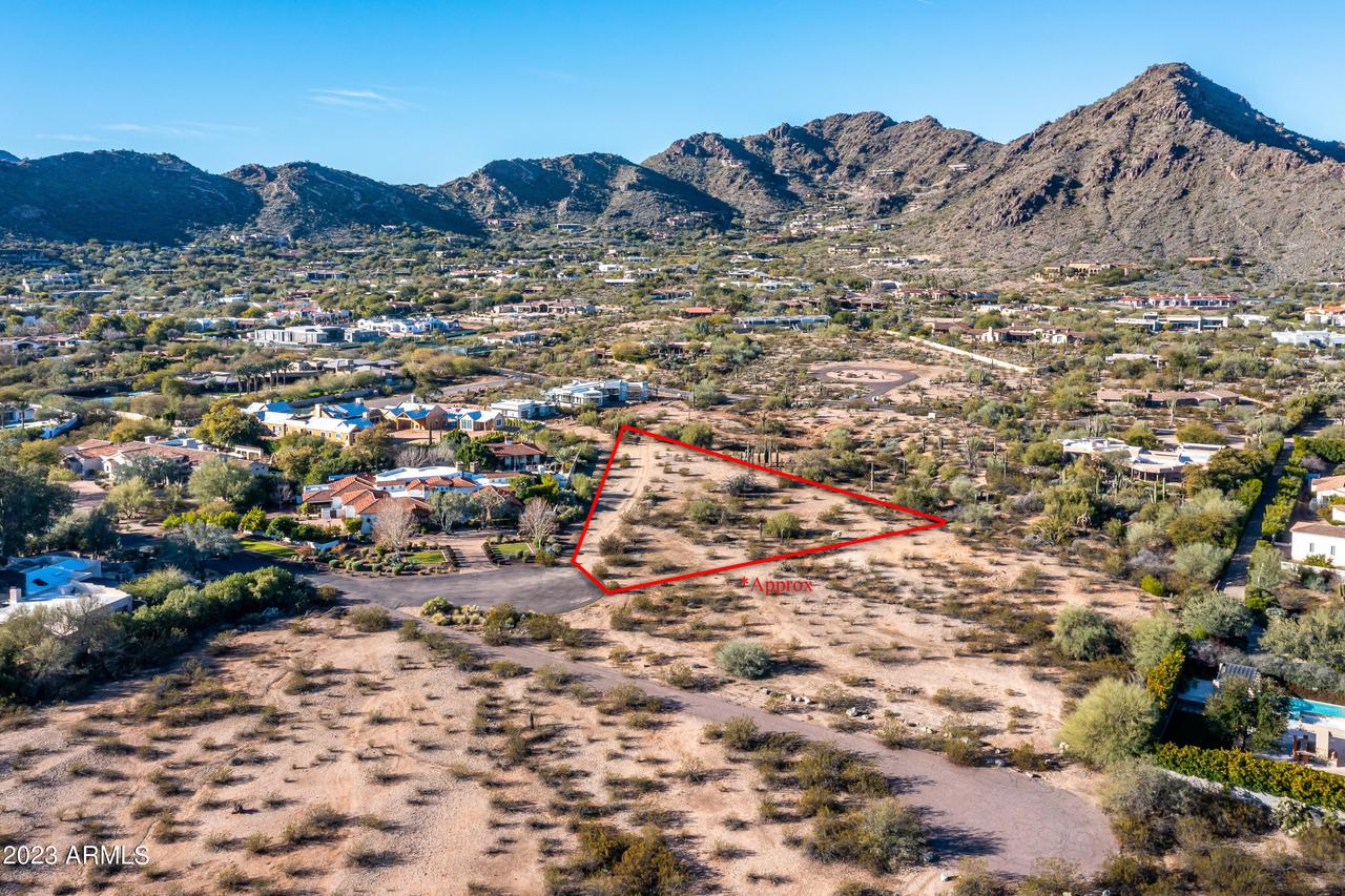 7670 N Invergordon Rd. #3, Paradise Valley, AZ 85253