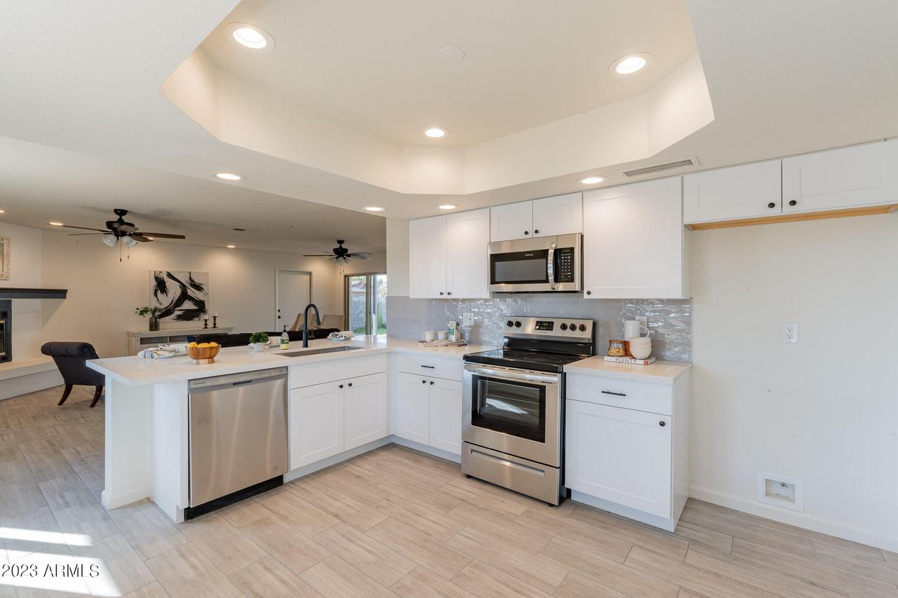 1930 W Wescott Dr., Phoenix, AZ 85027