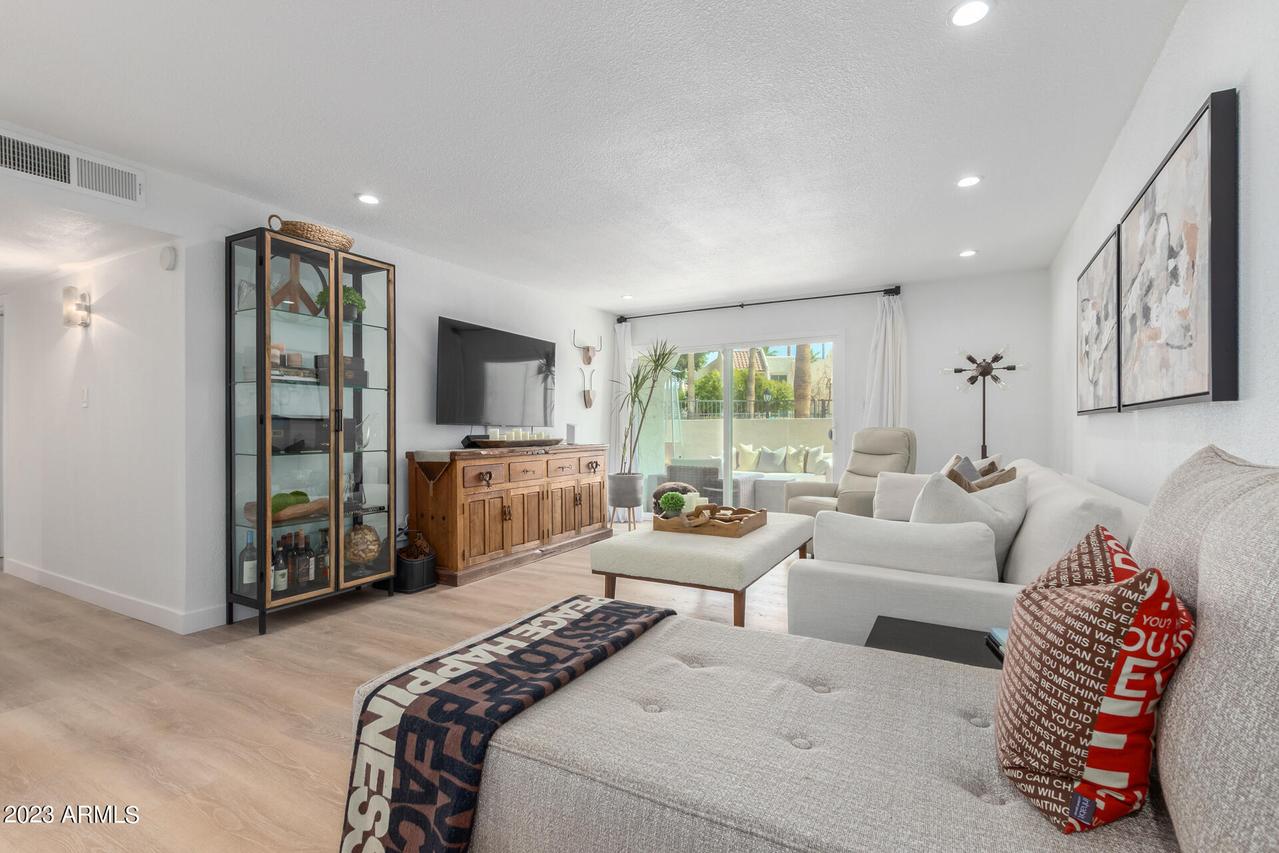 7350 N Via Paseo Del Sur #P106, Scottsdale, AZ 85258