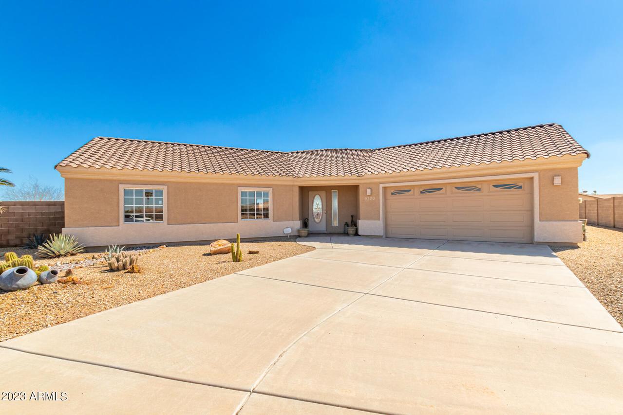 9320 W Hartigan Ln., Arizona City, AZ 85223