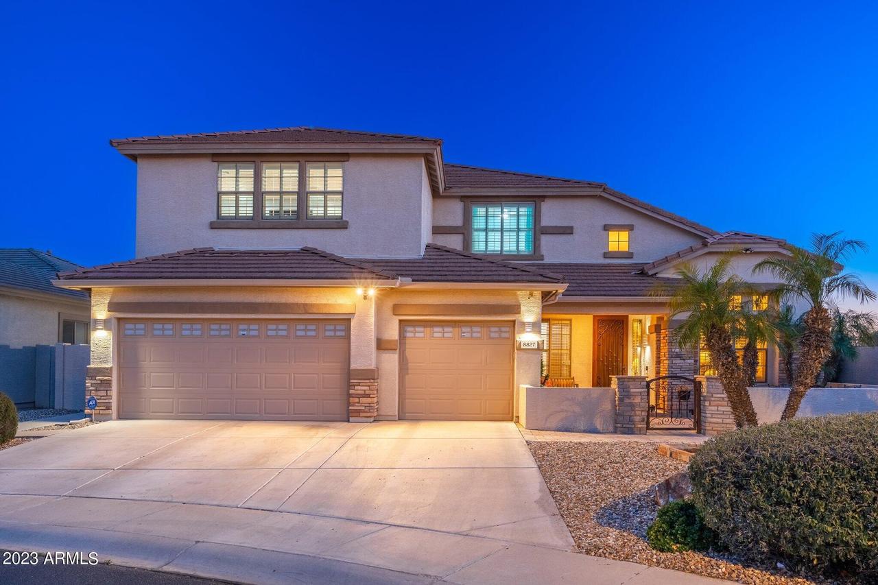 8827 W Carole Ln., Glendale, AZ 85305