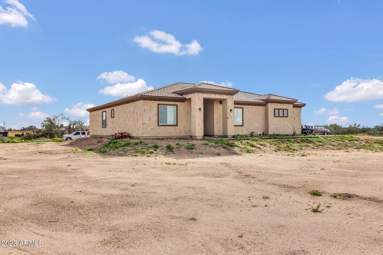 1111 S 350th Ave., Tonopah, AZ 85354