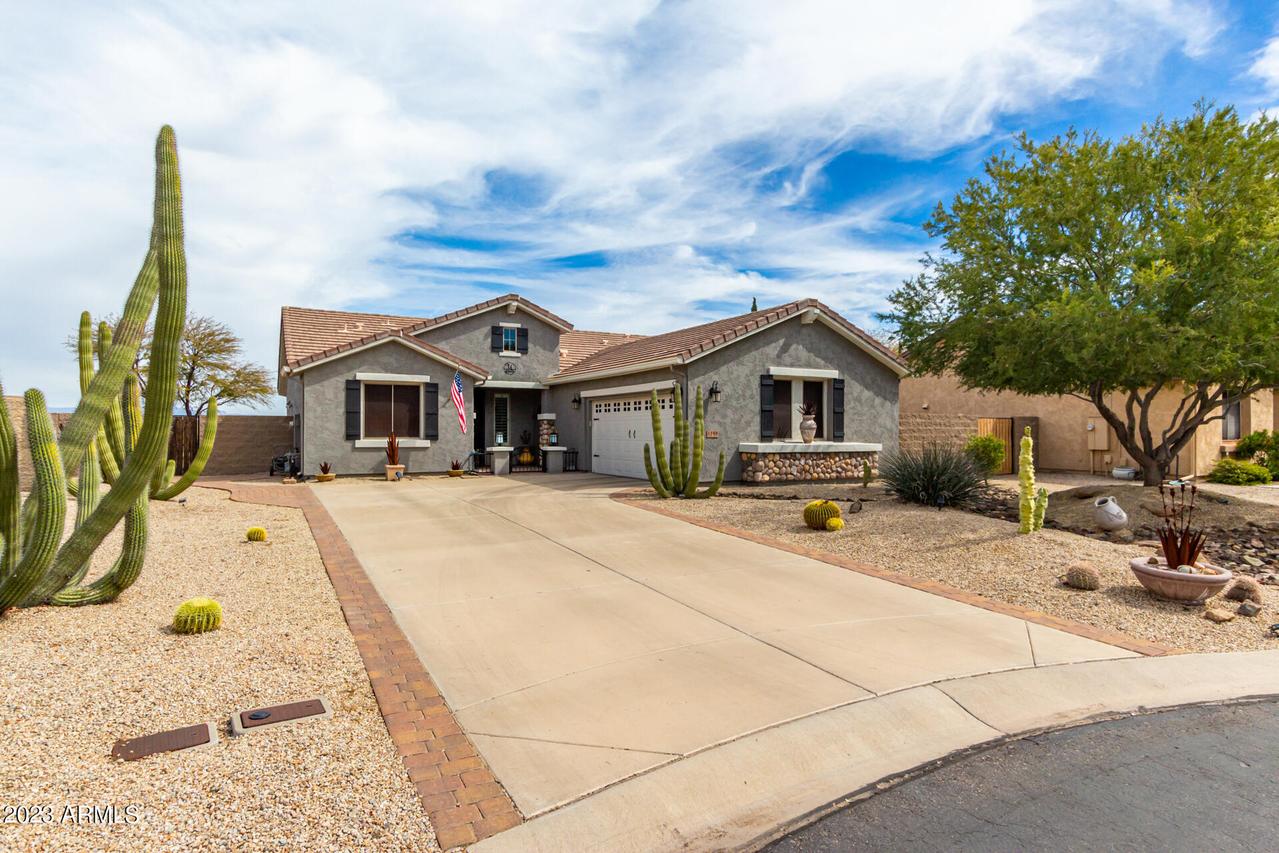1198 W Cutleaf Cir., San Tan Valley, AZ 85143