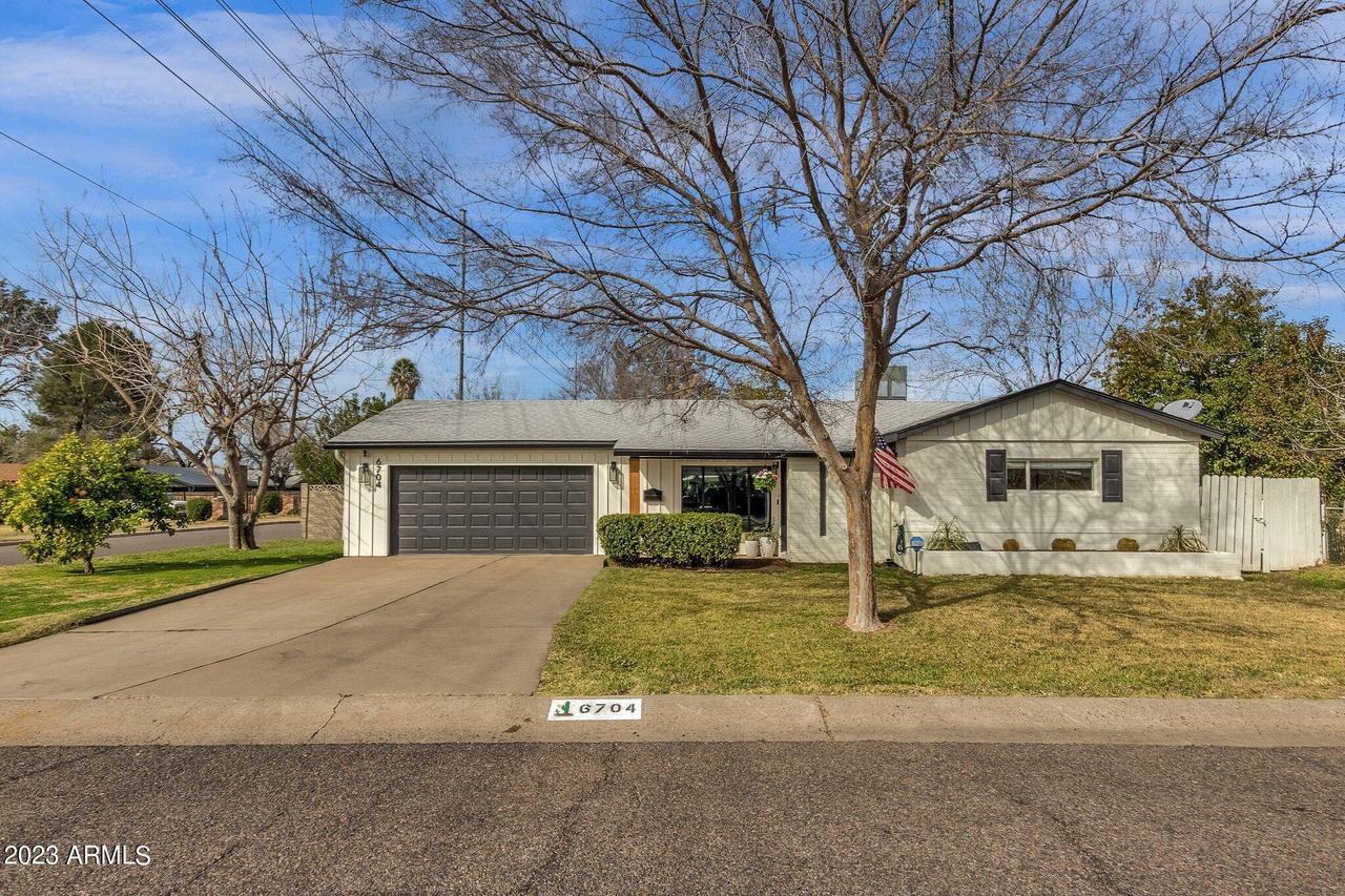 6704 N 11th St., Phoenix, AZ 85014