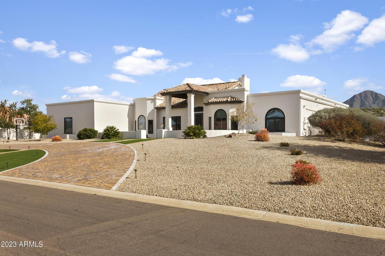 10484 E Corrine Dr., Scottsdale, AZ 85259