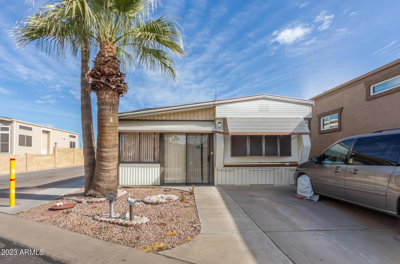 820 Navajo Rd., Mesa, AZ 85205