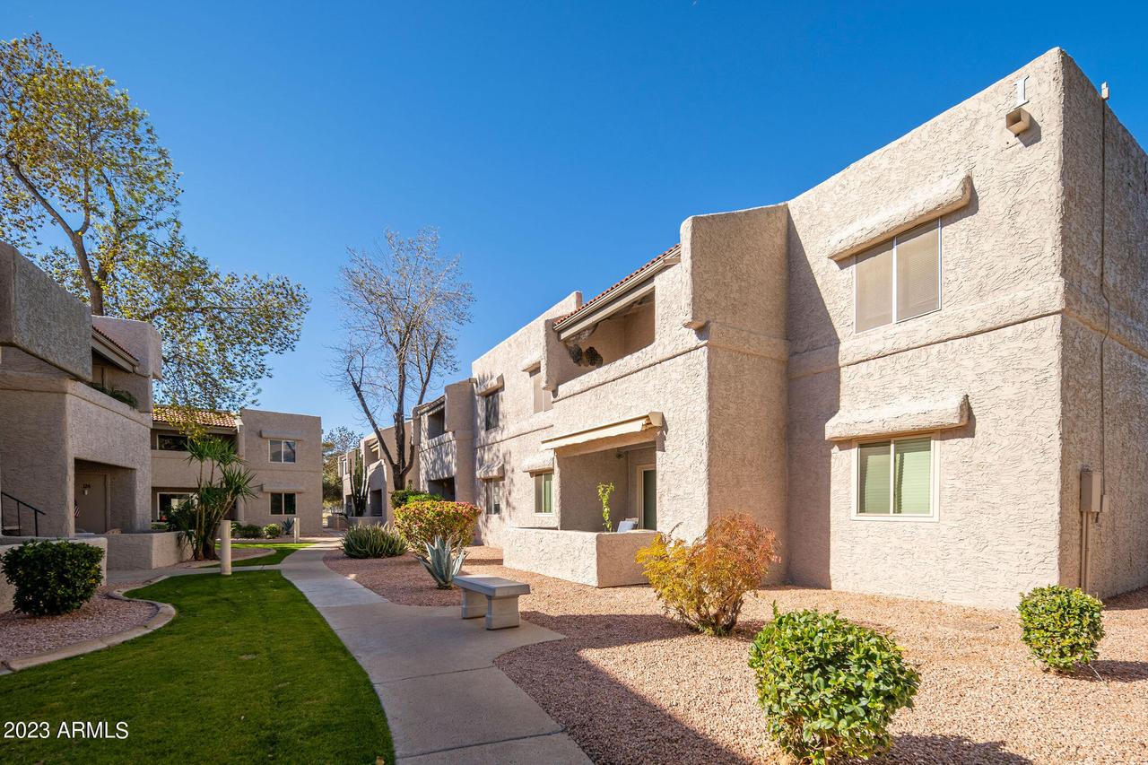 4444 E Paradise Village Pkwy. #226, Phoenix, AZ 85032