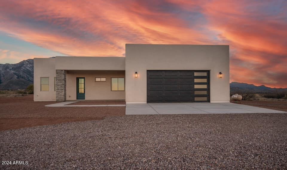 8388 S Elohyna Ln., Hereford, AZ 85615