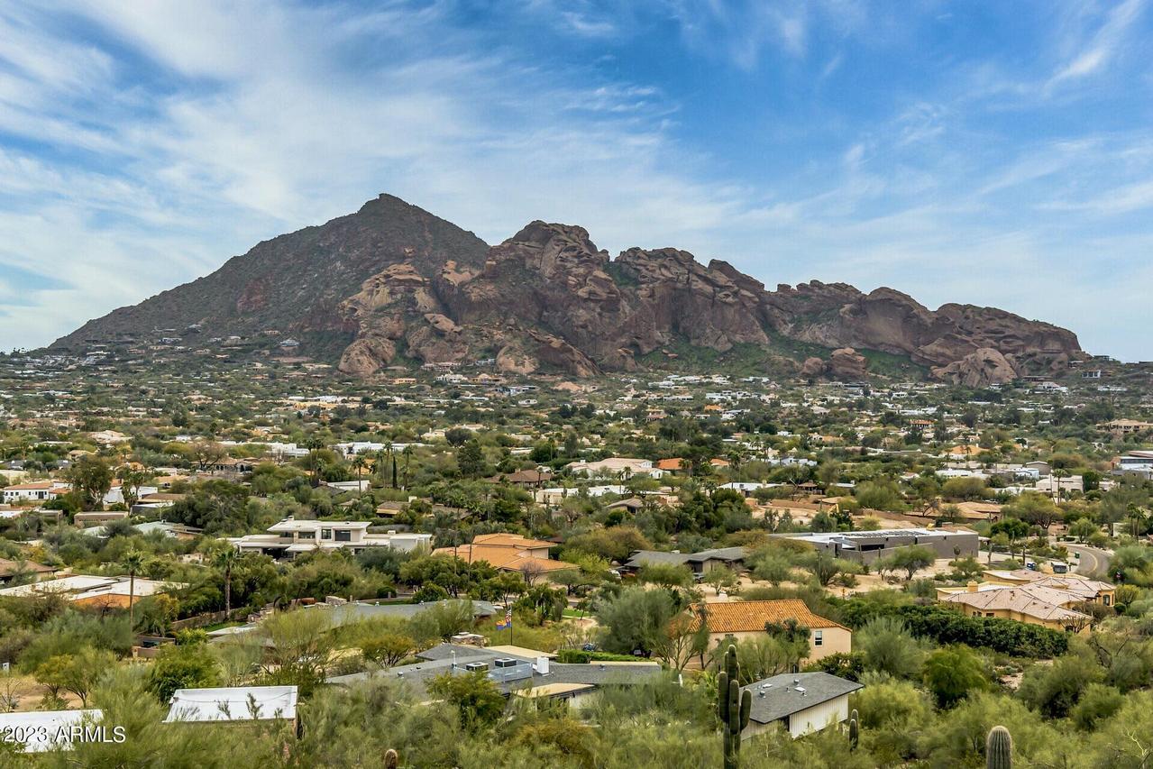 6919 N Highlands Dr. #18, Paradise Valley, AZ 85253