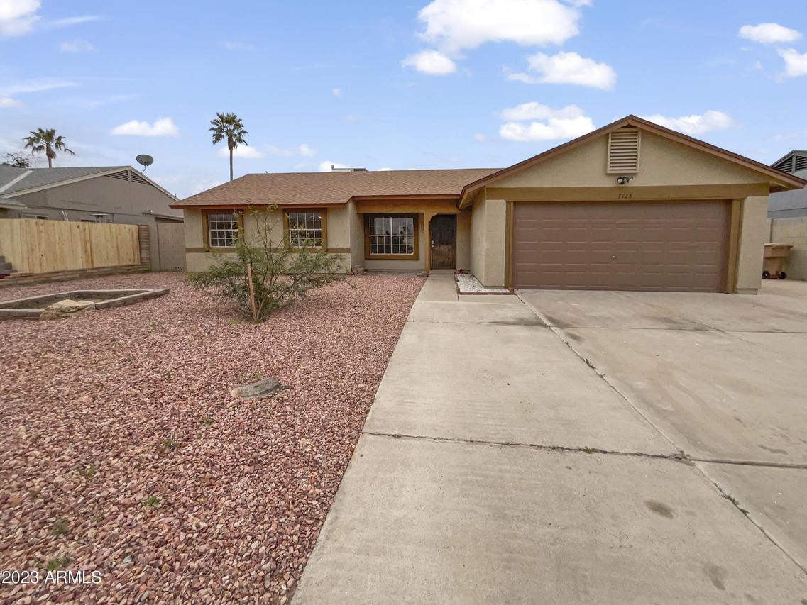 7225 W Canterbury Dr., Peoria, AZ 85345