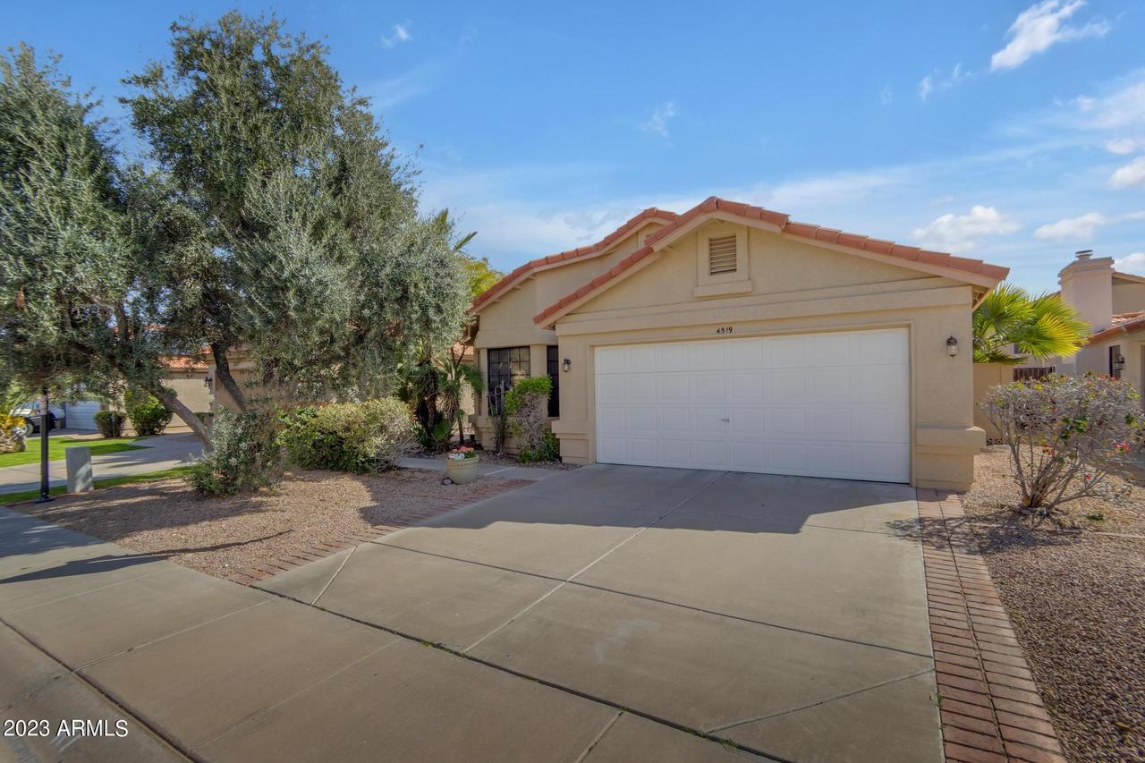 4519 E Amberwood Dr., Phoenix, AZ 85048