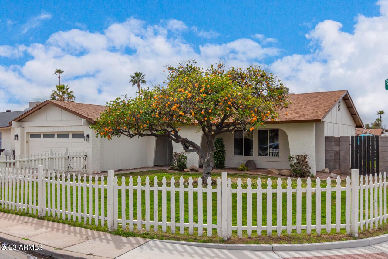 1102 S Vineyard Dr., Mesa, AZ 85210