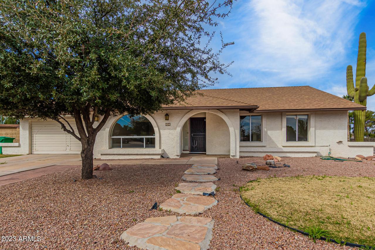 941 W Medina Ave., Mesa, AZ 85210