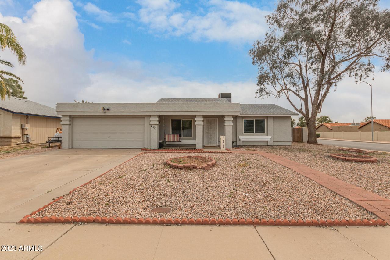 2307 E Fairview Cir., Mesa, AZ 85204