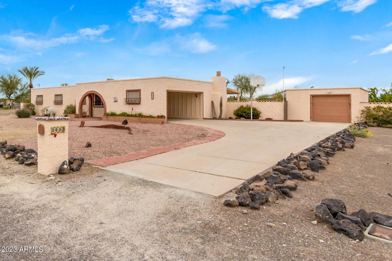 2223 N 201st Ave., Buckeye, AZ 85396