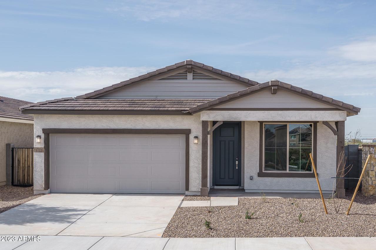 5722 N 109th Ave., Phoenix, AZ 85037