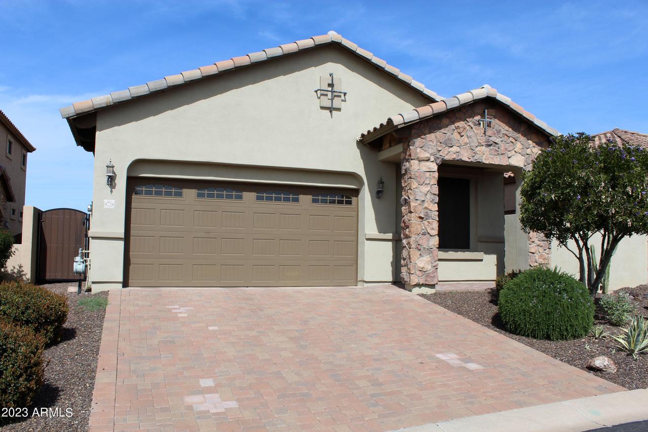 8728 E Ivy St., Mesa, AZ 85207
