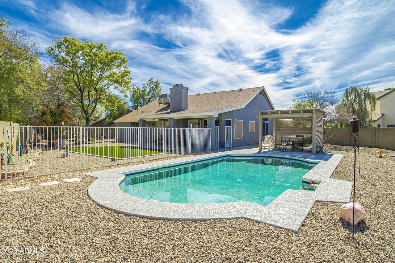 14334 N 78th Dr., Peoria, AZ 85381