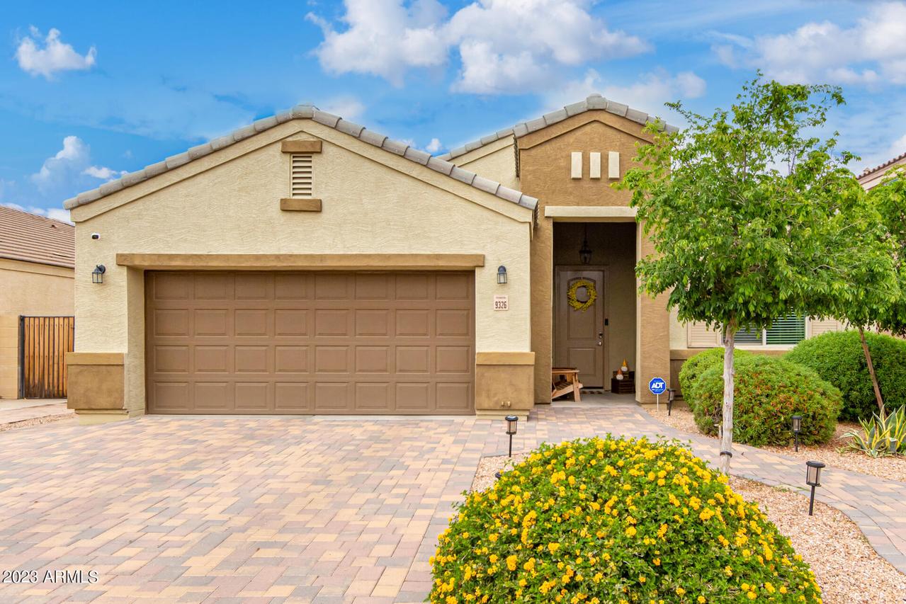 9326 W Medlock Dr., Glendale, AZ 85305