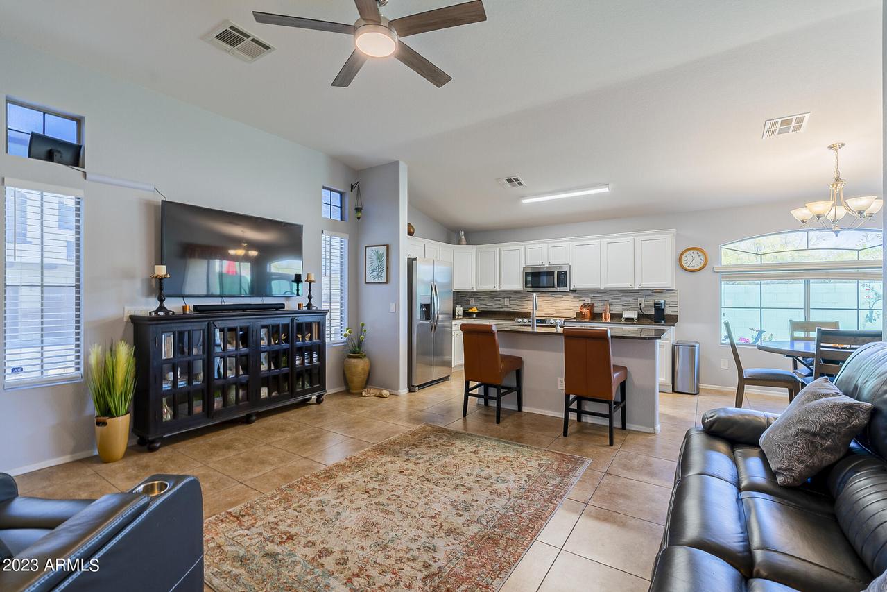 2725 E Mine Creek Rd. #1009, Phoenix, AZ 85024
