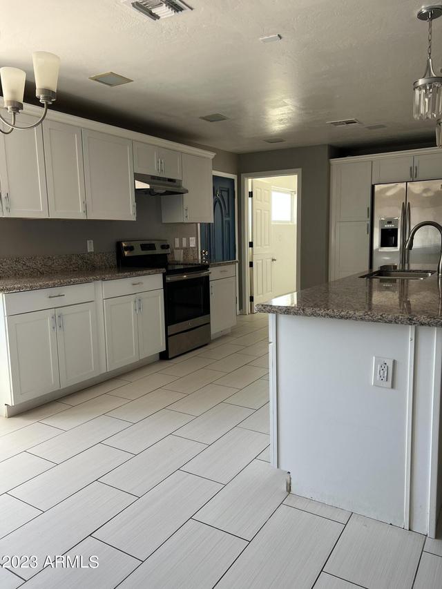15601 N Hollyhock St., Surprise, AZ 85378