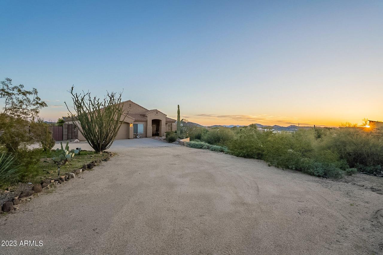 509 E Seco Pl., Phoenix, AZ 85086