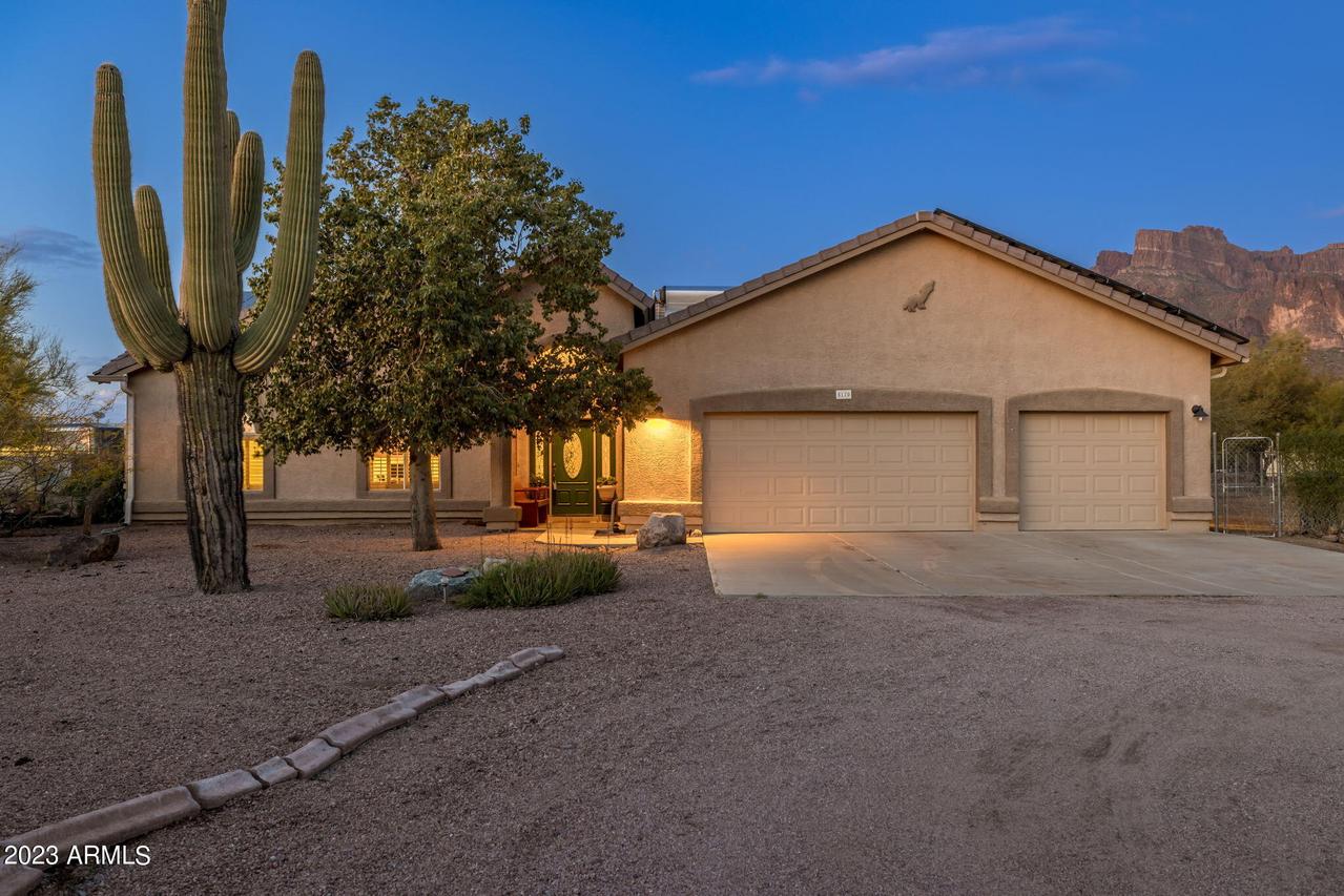 5170 E Cactus Wren St., Apache Junction, AZ 85219