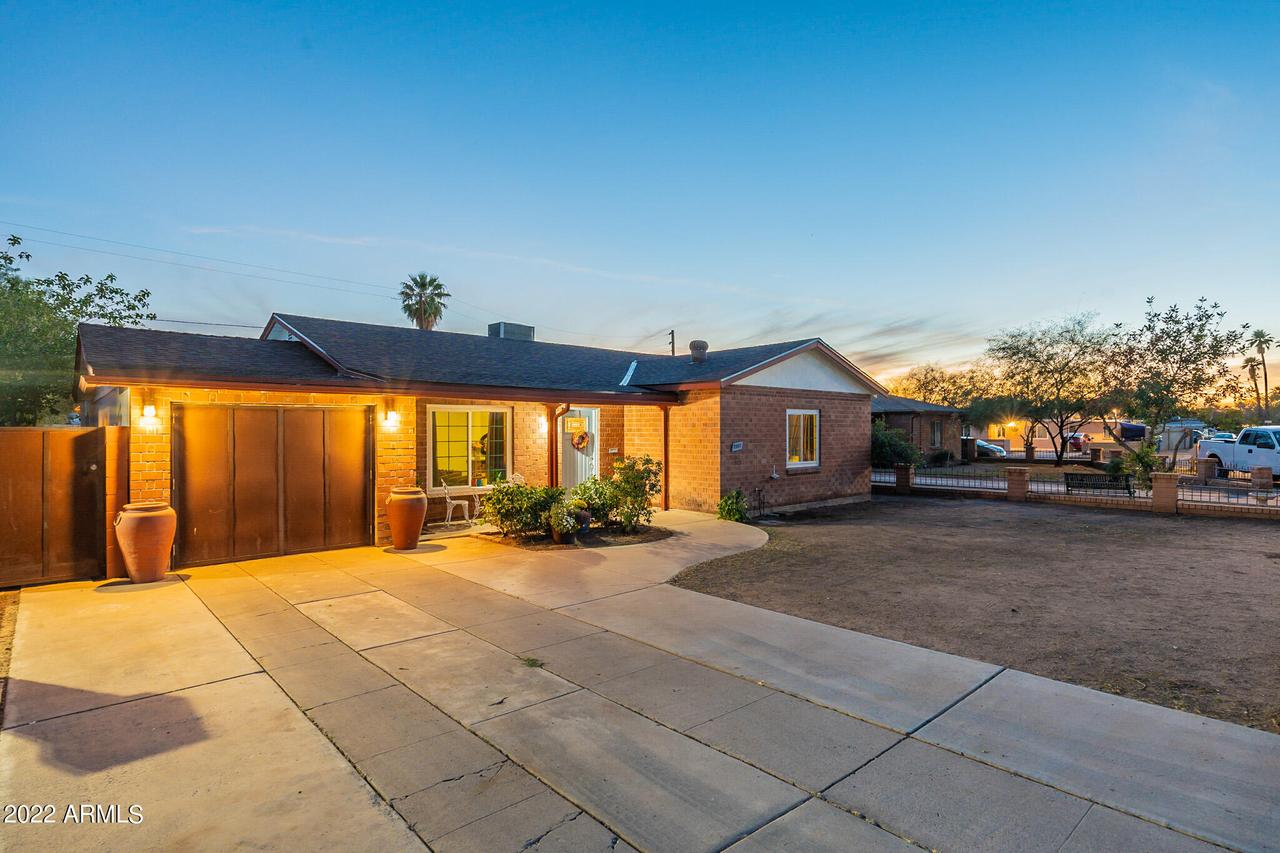 2907 E Brill St., Phoenix, AZ 85008