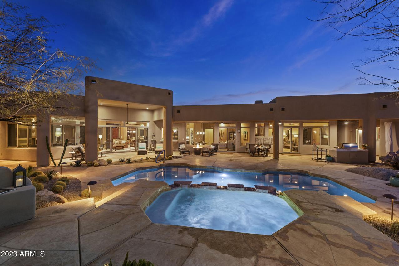 8300 E Dixileta Dr. #202, Scottsdale, AZ 85266