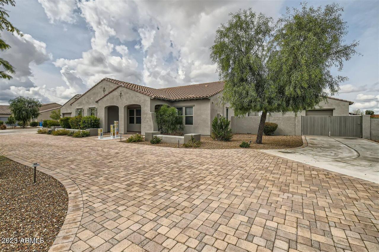 16700 N 44th St., Phoenix, AZ 85032