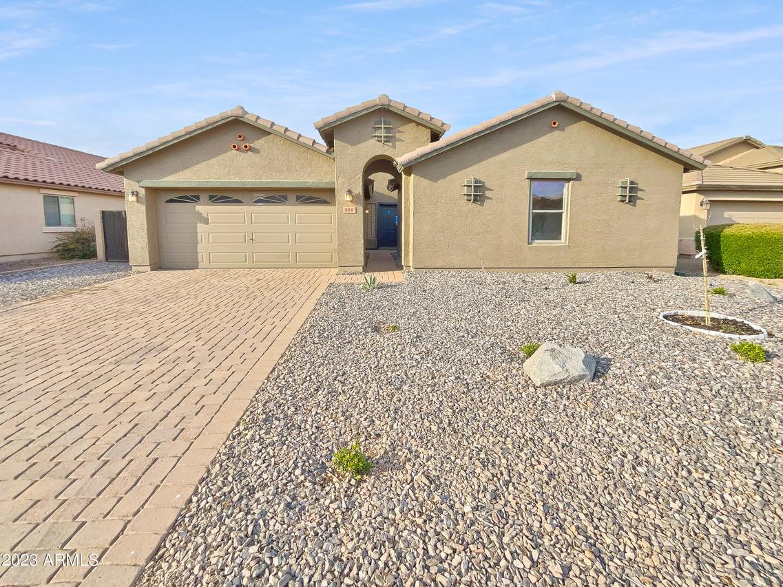 686 W Desert Valley Dr., San Tan Valley, AZ 85143